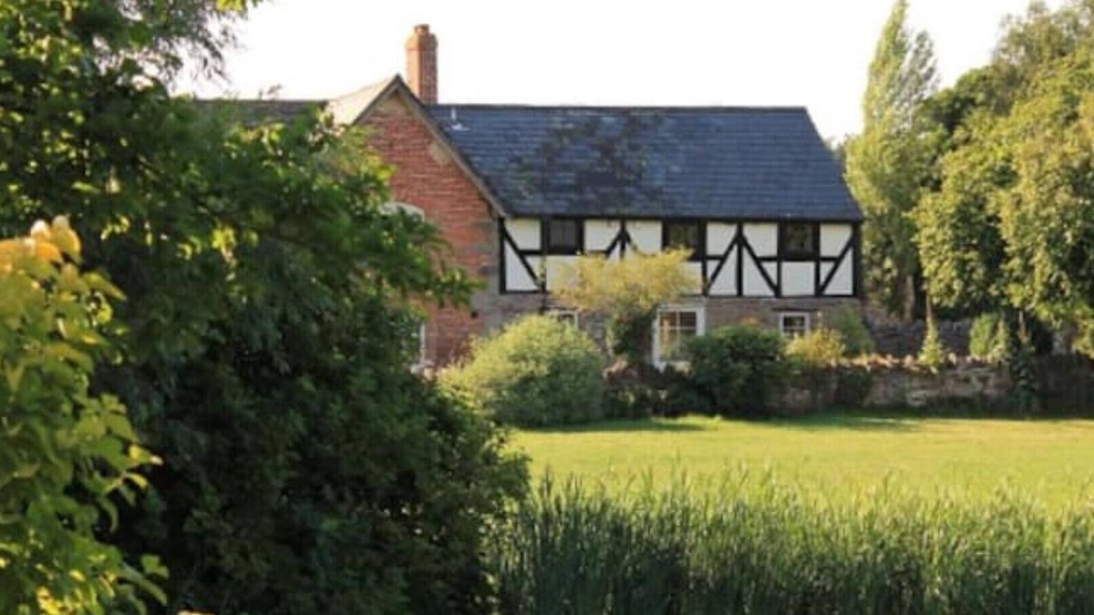 Hereford Cottage | Historic idyllic cider press in Brinsop, near the Wye River