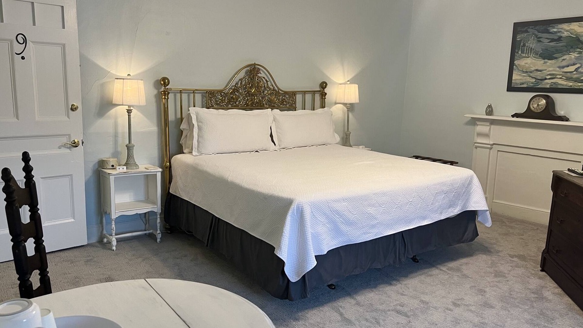 Lansing Bed & Breakfast | Historic Inn near Ithaca on the Cayuga Wine Trail, Room 9