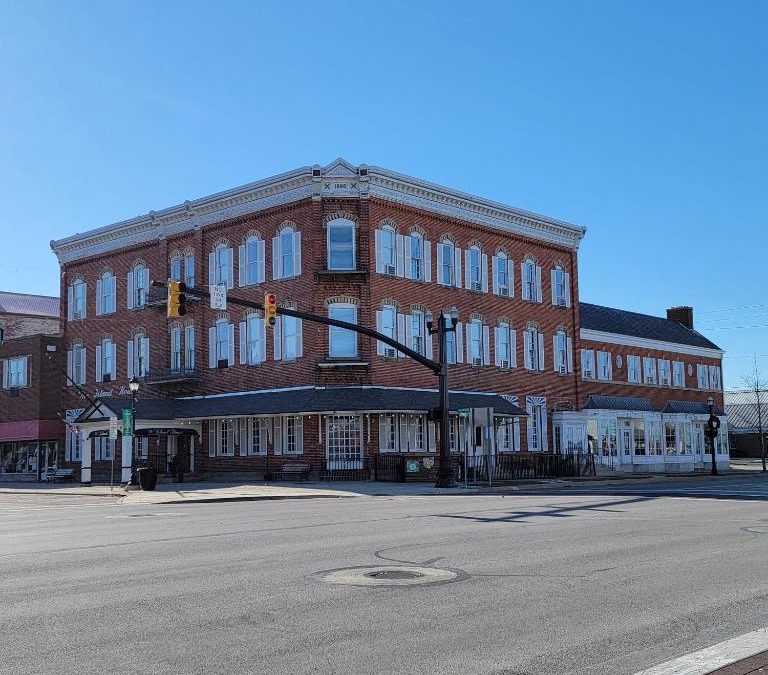 Port Clinton Apartment | Historic Island House CondoHotel-Suite3303 or Corner3306, Port Clinton