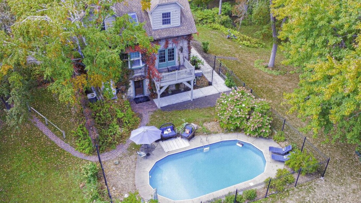 Stillwater Cottage | Historic James Mulvey Carriage house (Whole house)