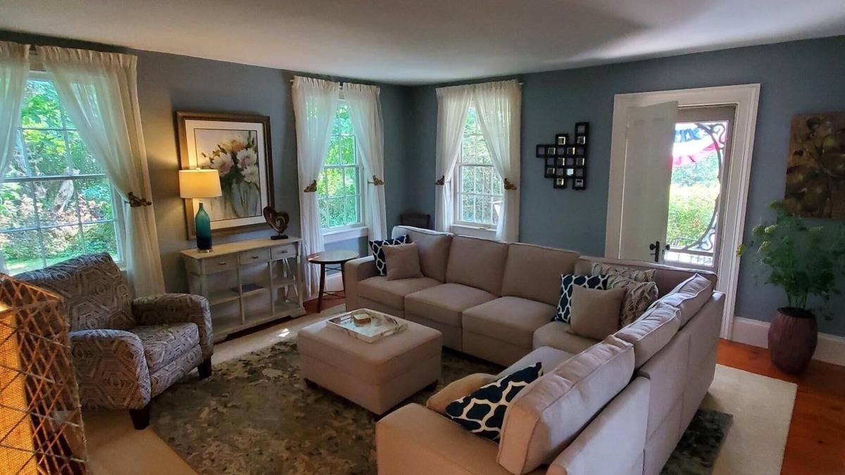 Penn Yan House | Historic Keuka Lake 1830 ‘s Victorian just outside Penn Yan