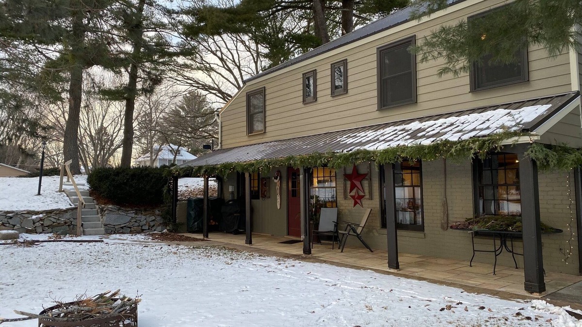 Mora House | Historic lake home right in town with lots of room inside and out
