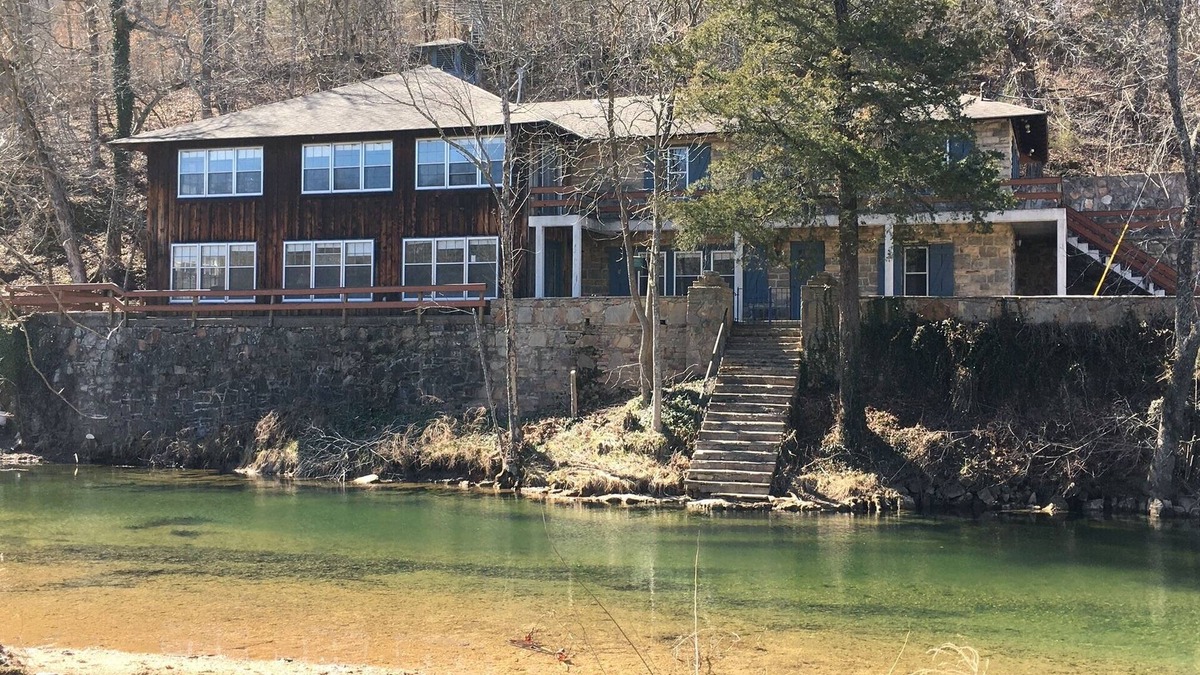 Camdenton House | Historic Limestone House in park setting in Ozarks