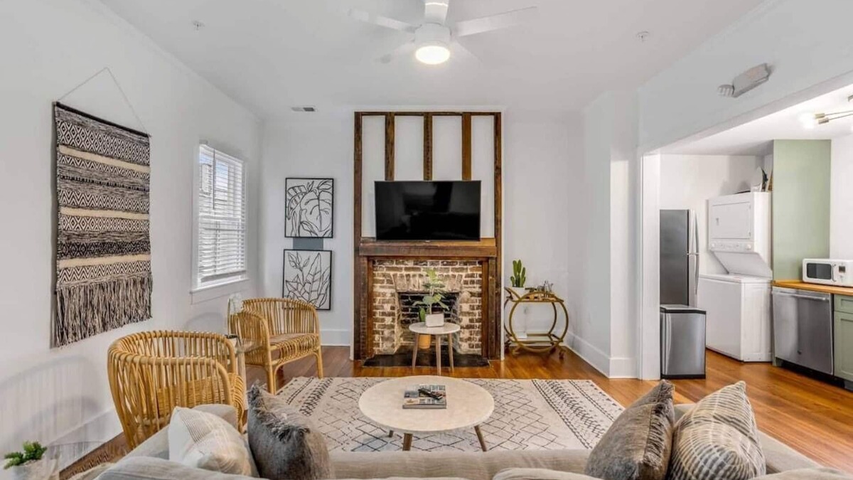 Cannonborough Elliotborough Apartment | Historic Loft in Downtown Charleston
