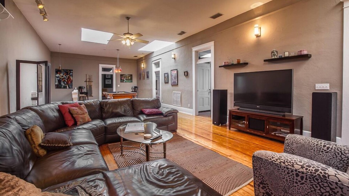 Historic Ybor House | Historic Loft in the Heart of Ybor City in Tampa- Close to everything!