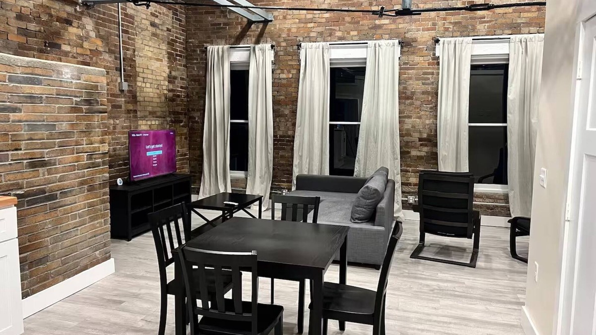 Shawnee Apartment | Historic Loft Near Hocking Hills + Tavern Access