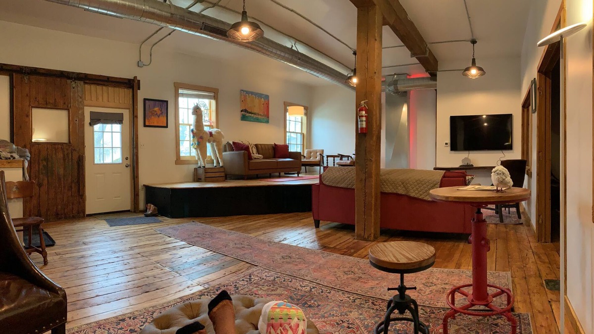 Cedarburg Apartment | Historic Loft, Steps to Downtown