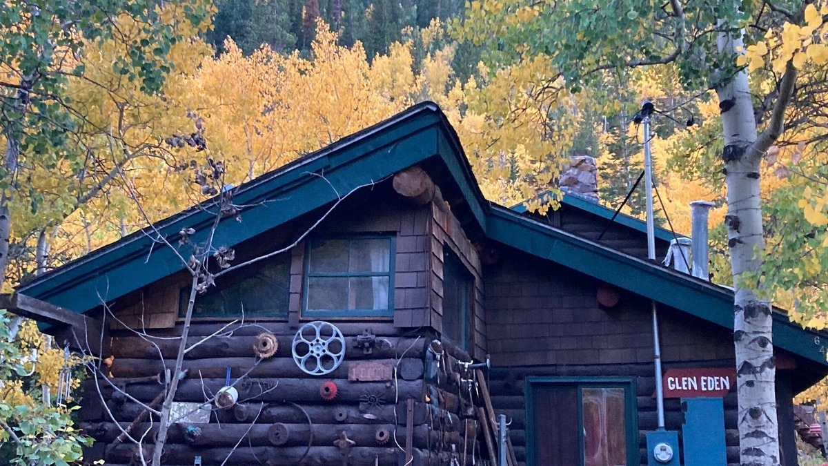 Eldora House | Historic Log Cabin in Eldora! 10 minutes to Ski Area!