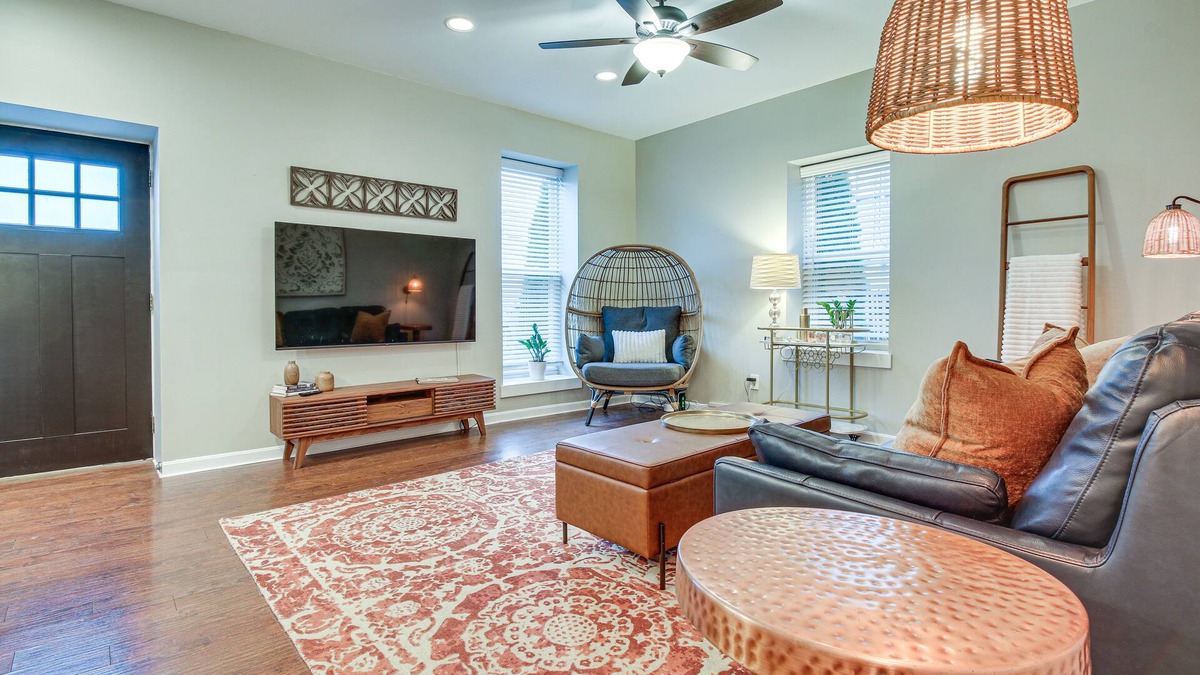 Loveland Apartment | Historic Loveland Apt: Walk to Little Miami River!