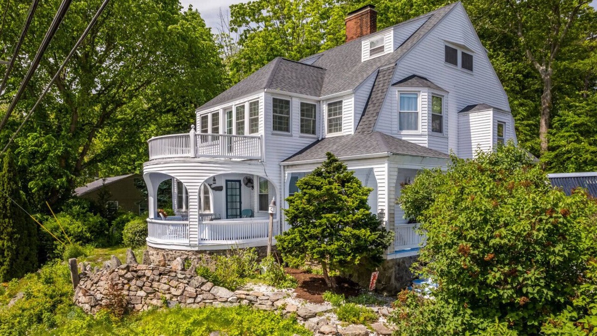 York Harbor House | Historic Luxury in the Heart of York Harbor