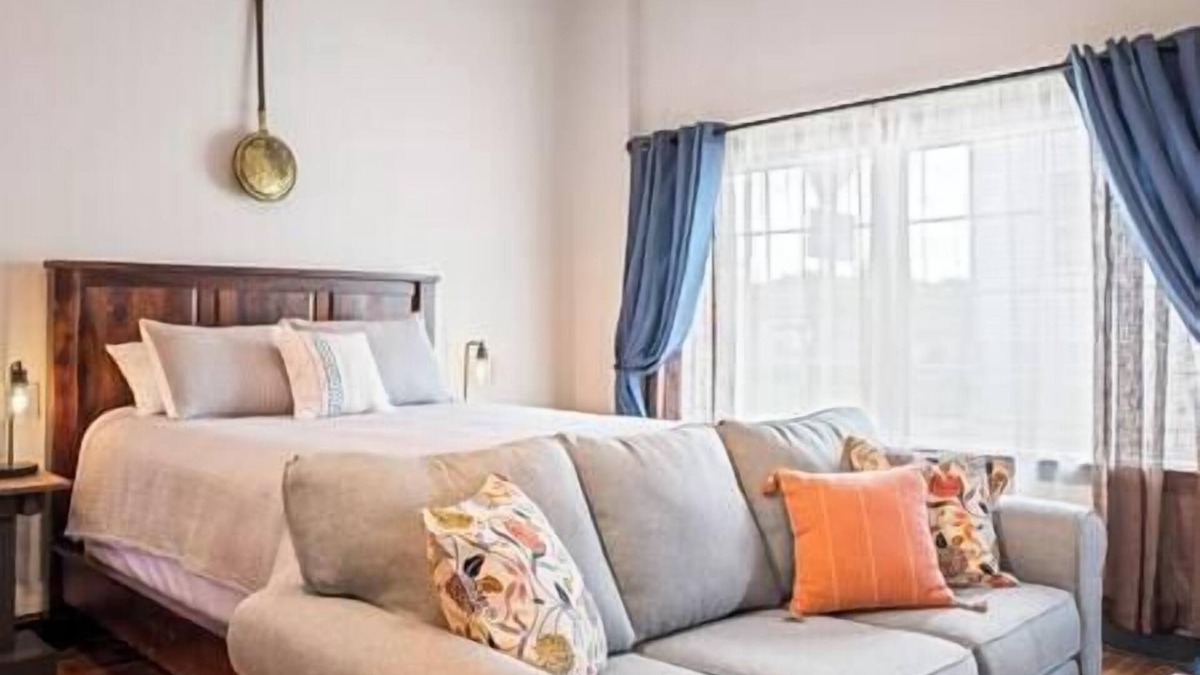 Madison House | Historic Madison Eagle Inn
