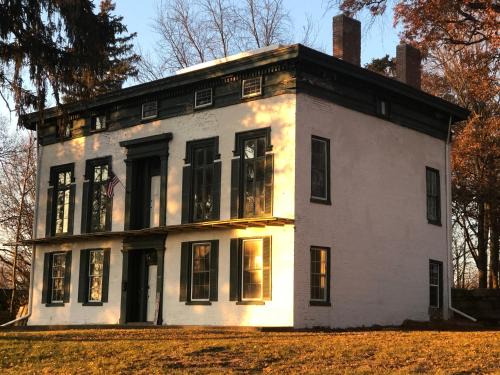 Attica House | Historic McDonald Airbnb