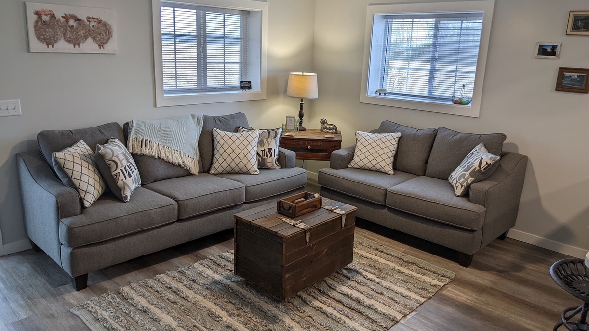 Acton House | Historic Meadowdale Farm - Barn Stay in Rural Setting