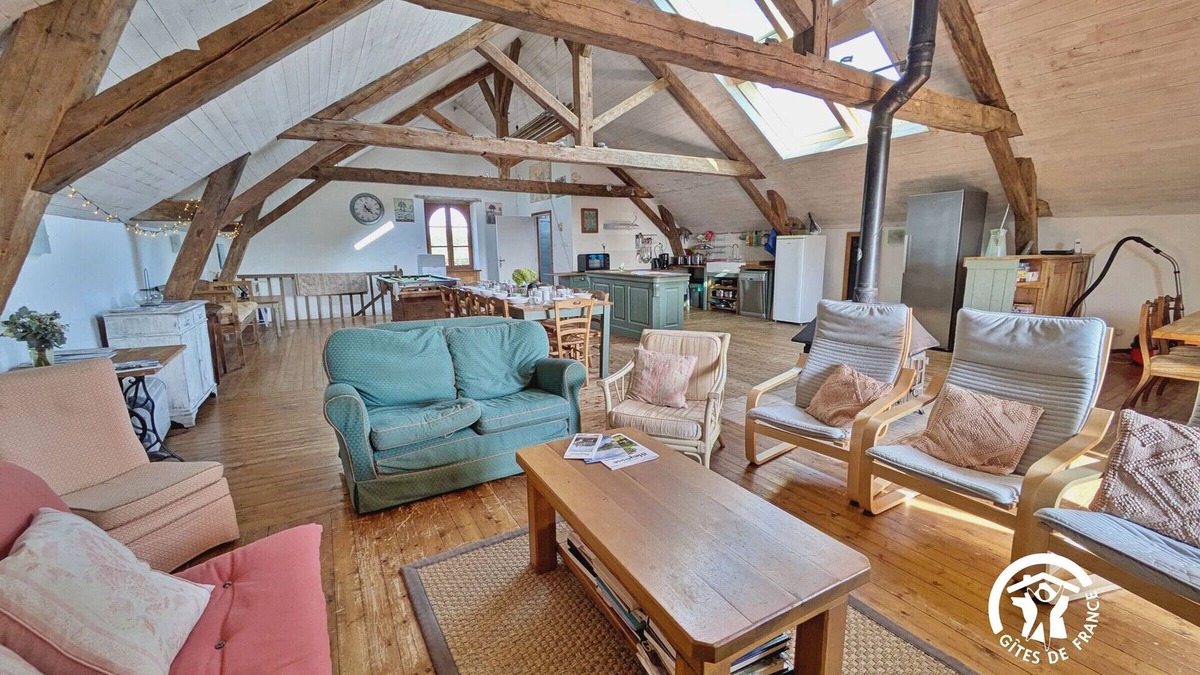 Saint-Sulpice Cottage | Historic Mill, 5 Bedrooms, River View, Billiards, Ping-Pong