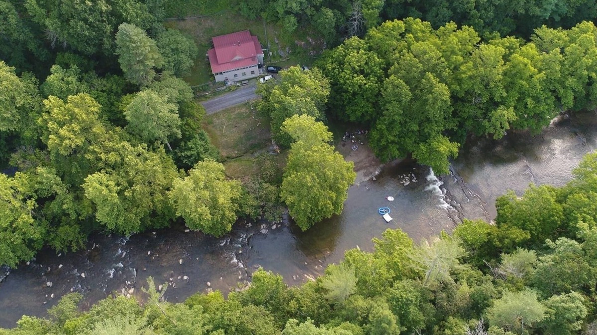 Glasgow Cottage | HISTORIC MILL KEEPER'S HOUSE, FRONTING ALONG BUFFALO CREEK, ROCKBRIDGE CO. , VA