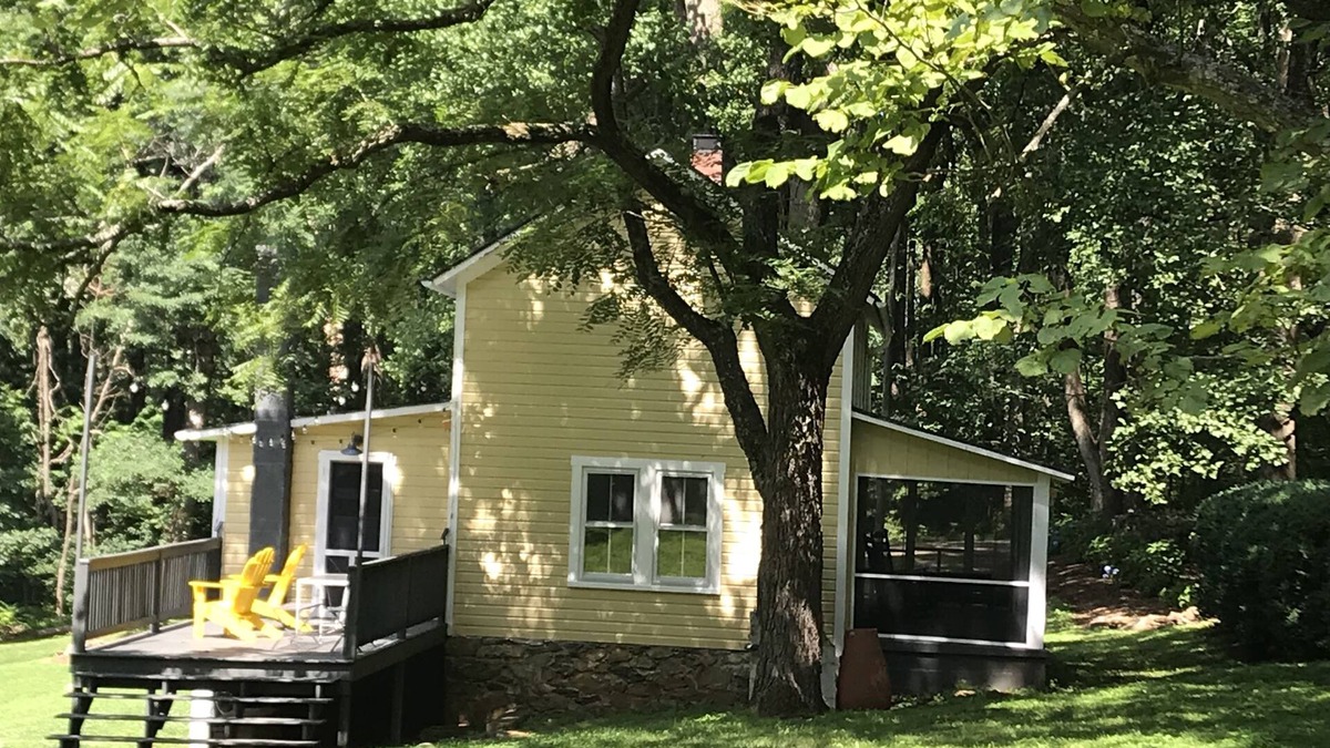 Bluemont House | Historic Mountain Cottage at Blue Ridge Overlook