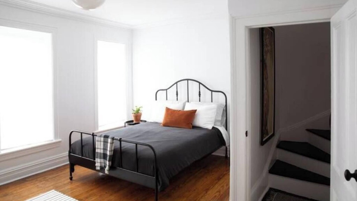 Hunters Point Apartment | HISTORIC NYC TOWNHOUSE in Landmarked District