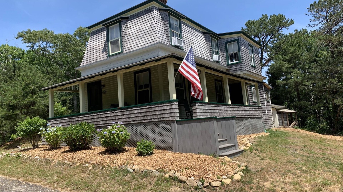 East Chop House | Historic Oak Bluffs home, short walk to town, beach, and harbor.