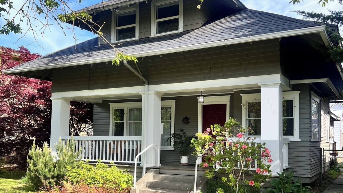 Olympia House | Historic Olympia Home in the heart of Olympia. Close to everything.