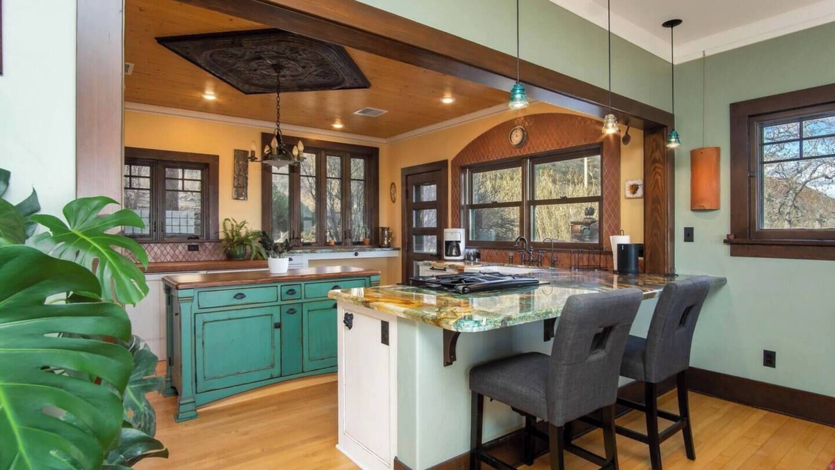 Jerome House | Historic Perch | Sleeps 4 | Close to Sedona