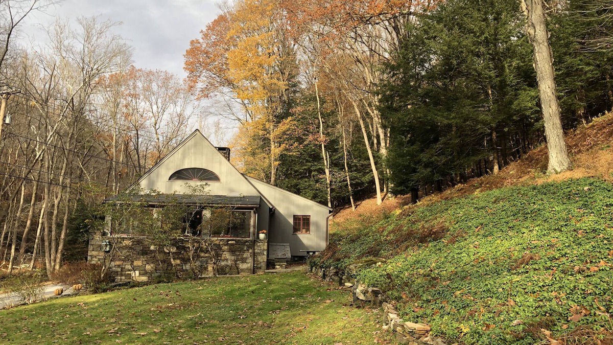 Pound Ridge Cottage | Historic Pound Ridge Cottage, 2 Beds, Fully Furnished