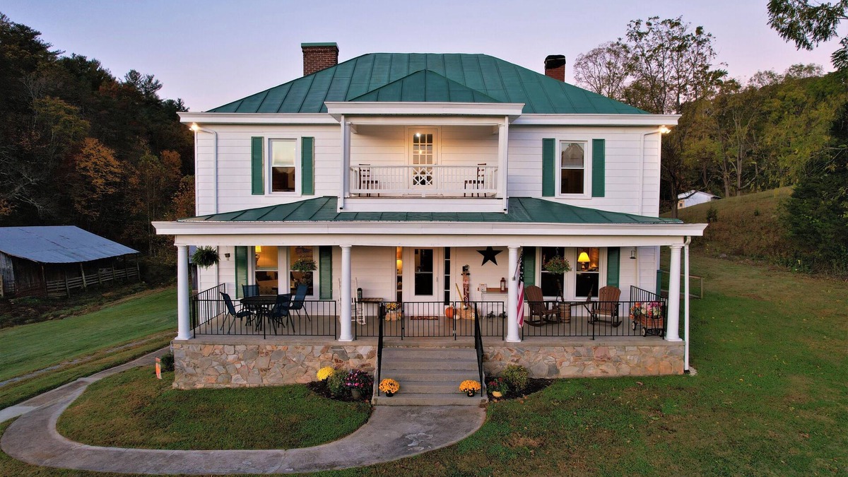 Boones Mill Other | Historic Pre-Civil War Log Farmhouse in the Country with Creek access.
