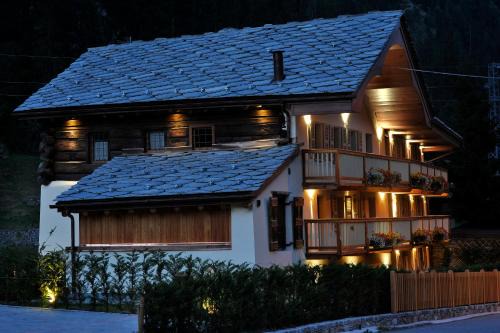 Gressoney-Saint-Jean Apartment | Historic Residenze Loo Bach