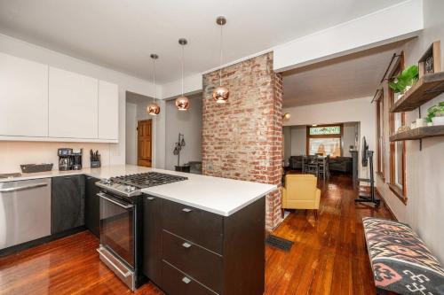 Dayton House | Historic Retreat Gateway