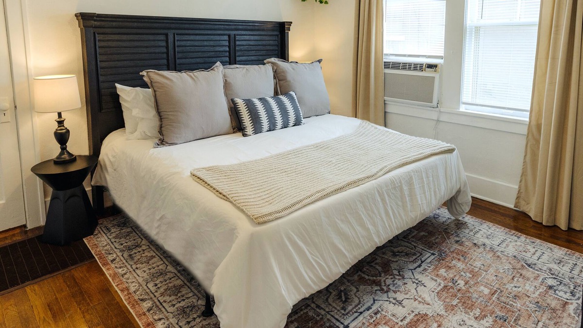 Midtown House | Historic Revival King Bed Midtown Memphis 66
