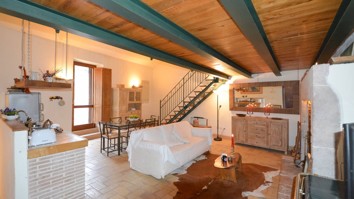 Scheggino House | HISTORIC, ROMANTIC & CULTURAL