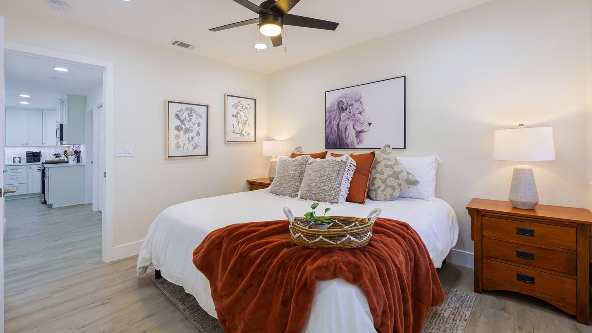Los Cerritos House | Historic Roseville Retreat with Hot Tub