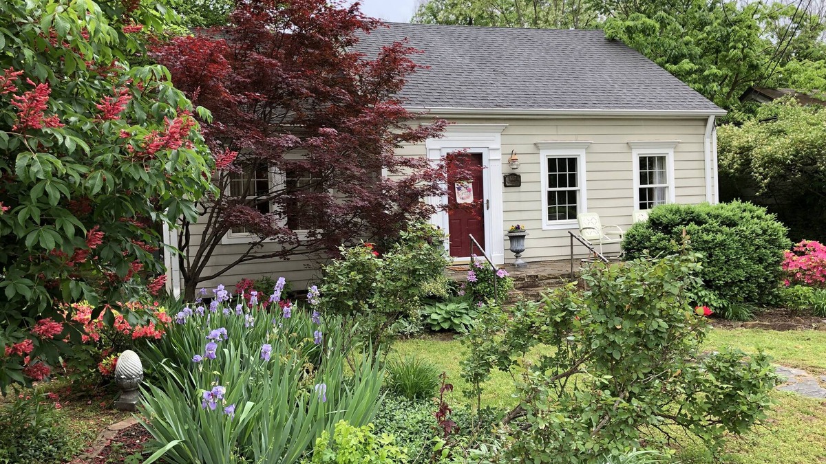 Fayetteville House | Historic setting, close to UofA, Dickson Street, Wilson Park