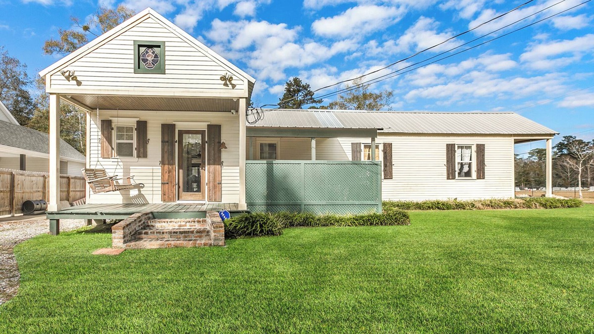 Abita Springs House | Historic Shotgun House/Walk To Town/Biking