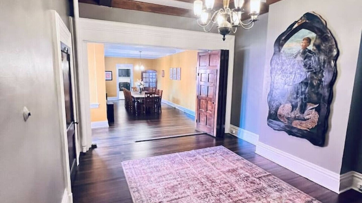 South Side Flats Apartment | Historic South Side Sanctuary