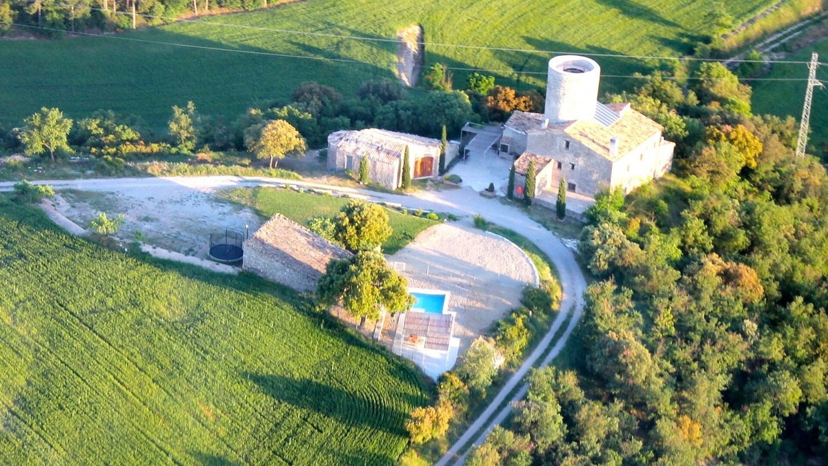 Estaras Cottage | Historic, spacious and very quiet. Great location! Barcelona-Girona. free wi-fi