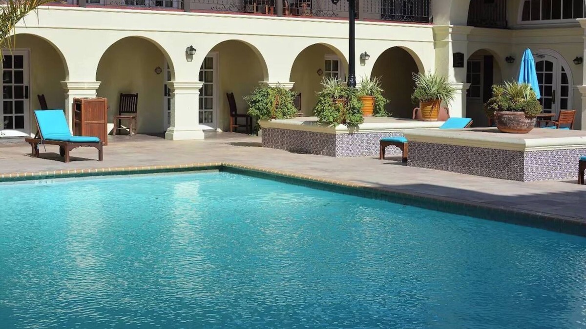 Western Division Hotel | Historic Spanish Vibe | 4 Scenic Haven Close to Major Landmarks & Sights