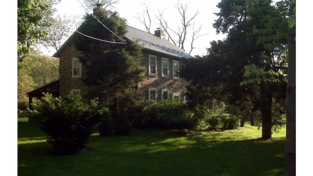 Cherryville House | Historic stone house in a rural setting in the Lehigh Valley