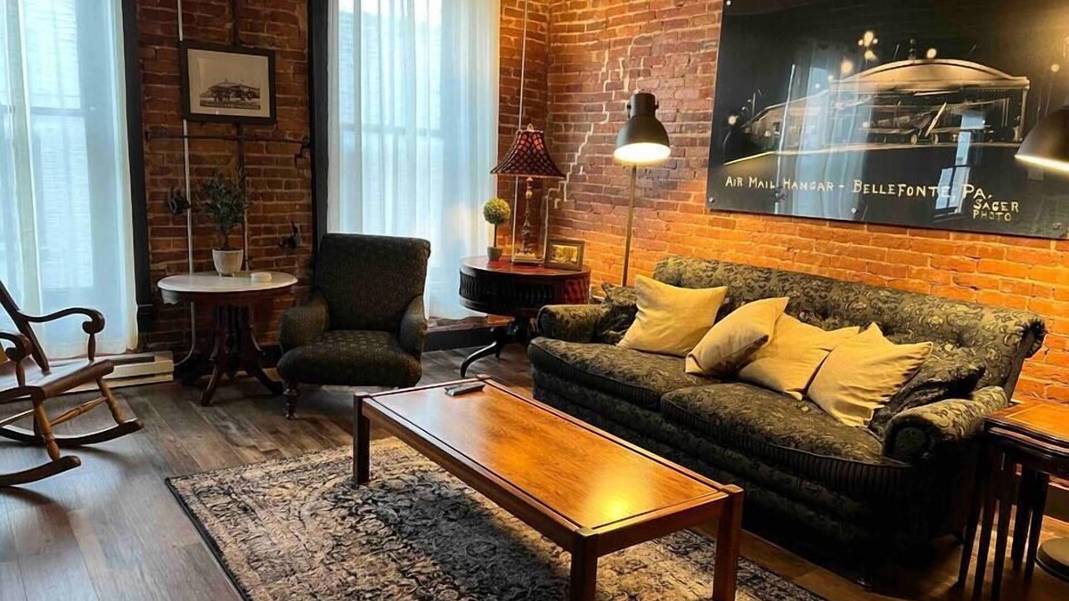 Bellefonte Apartment | Historic, Stylish Getaway 2 blocks from Waterfront