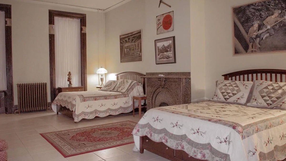 Ranshaw Bed & Breakfast | Historic Victorian Stay in Shamokin