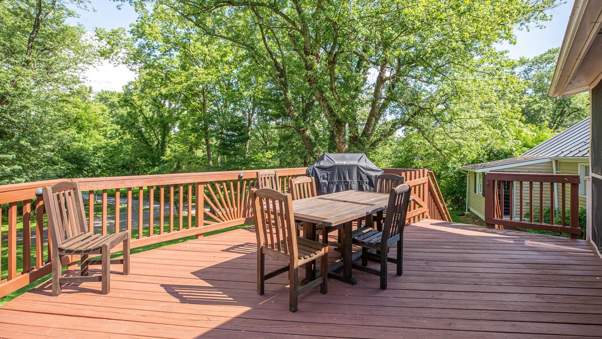 Leesburg House | Historic Waterford House - King Bed Walk To Winery