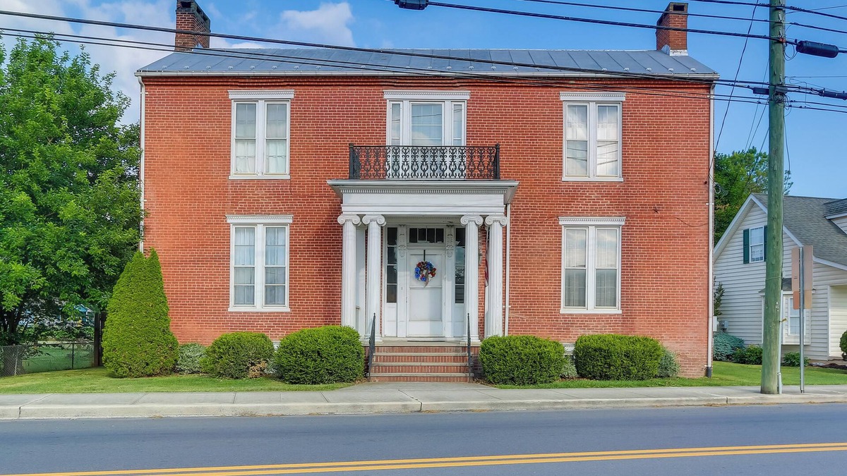 Moorefield House | Historic West Virginia Home Built in 1854!