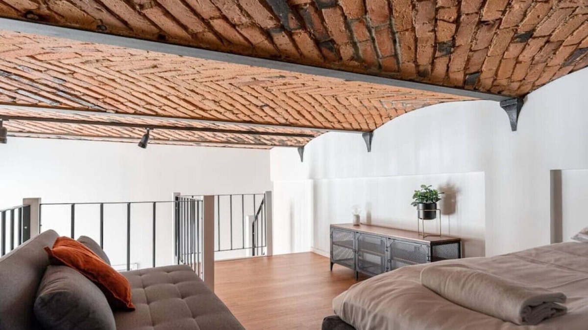 Tampere Apartment | Historical 1BR Loft | Sauna&Parking | Klingendahl