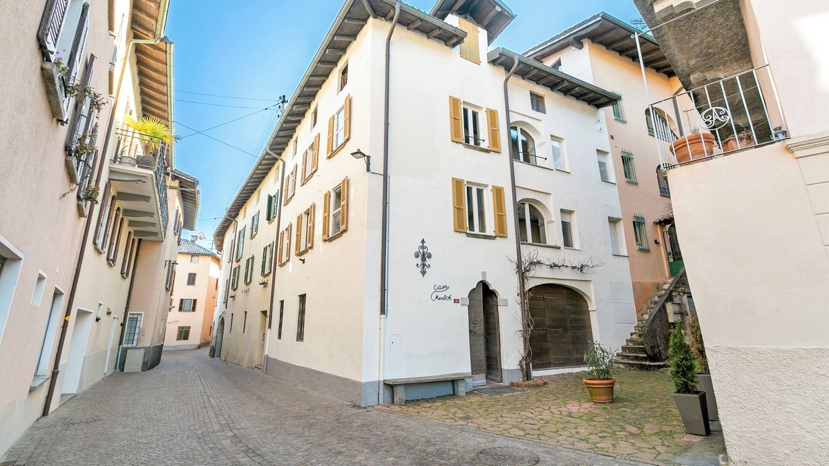 Caslano Apartment | Historical Caslano 2, Caslano, Switzerland