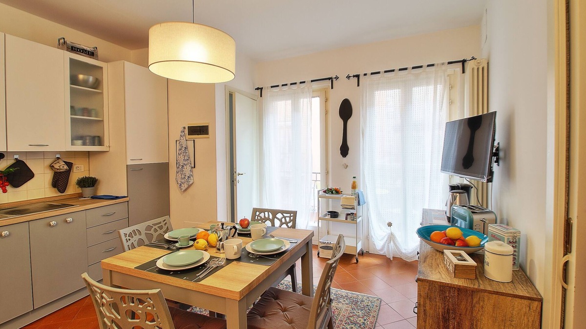Lazise Old Town Apartment | Historical center elegant apartment