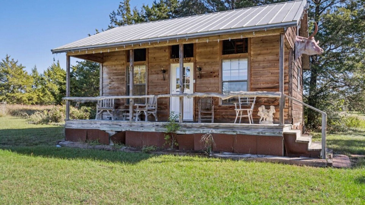 Warrenton House | Historical country cabin in Round Top!