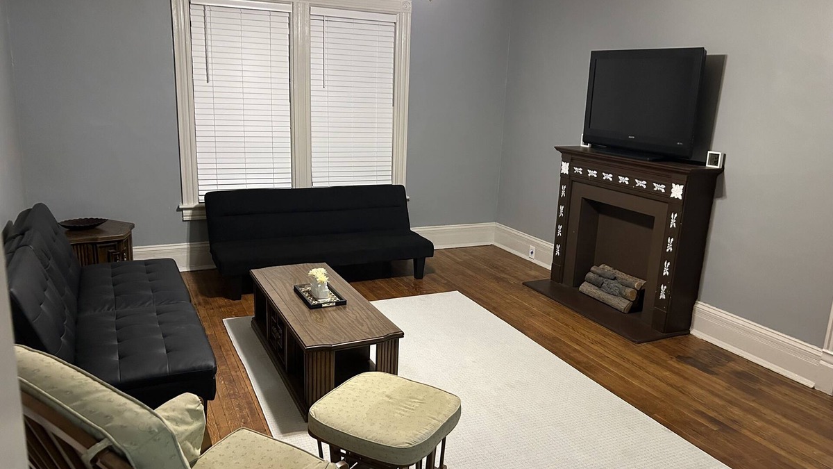 Olean Apartment | Historical District Getaway [Upper]