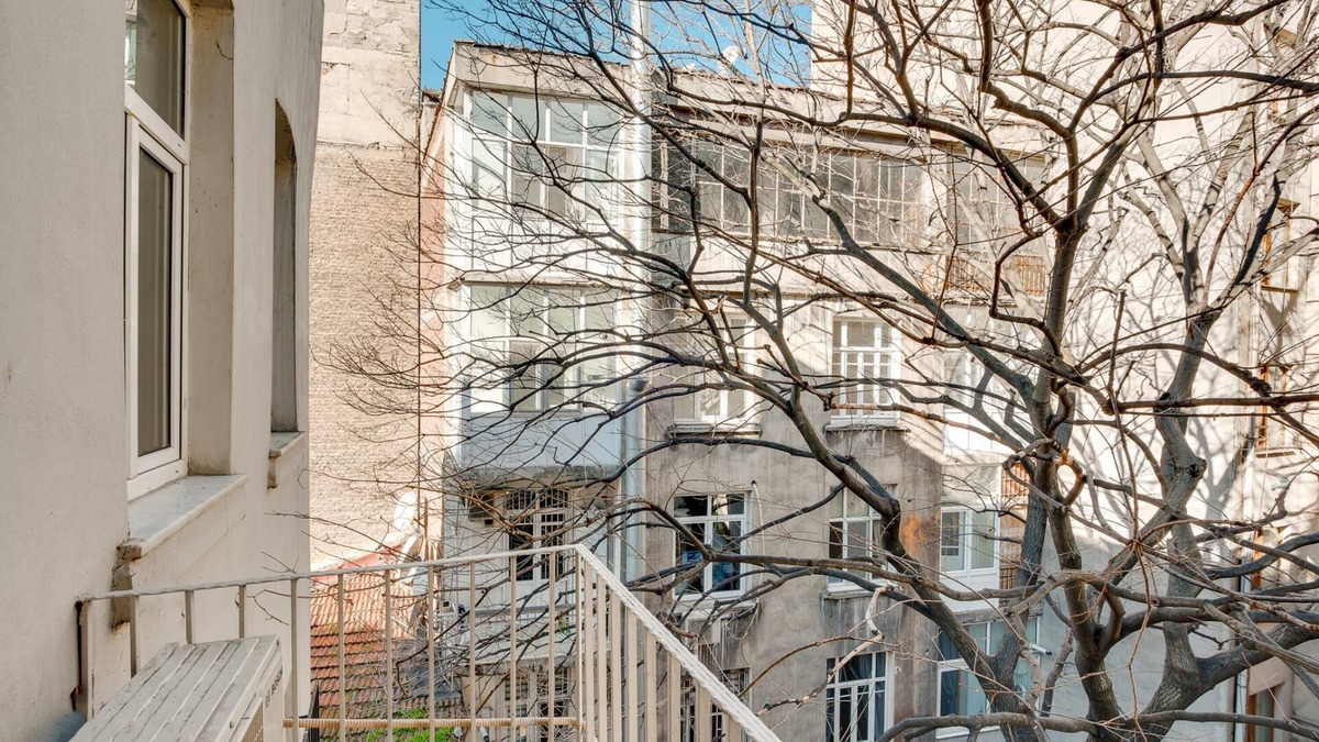 Pera Apartment | Historical Flat with Balcony near Galata Tower