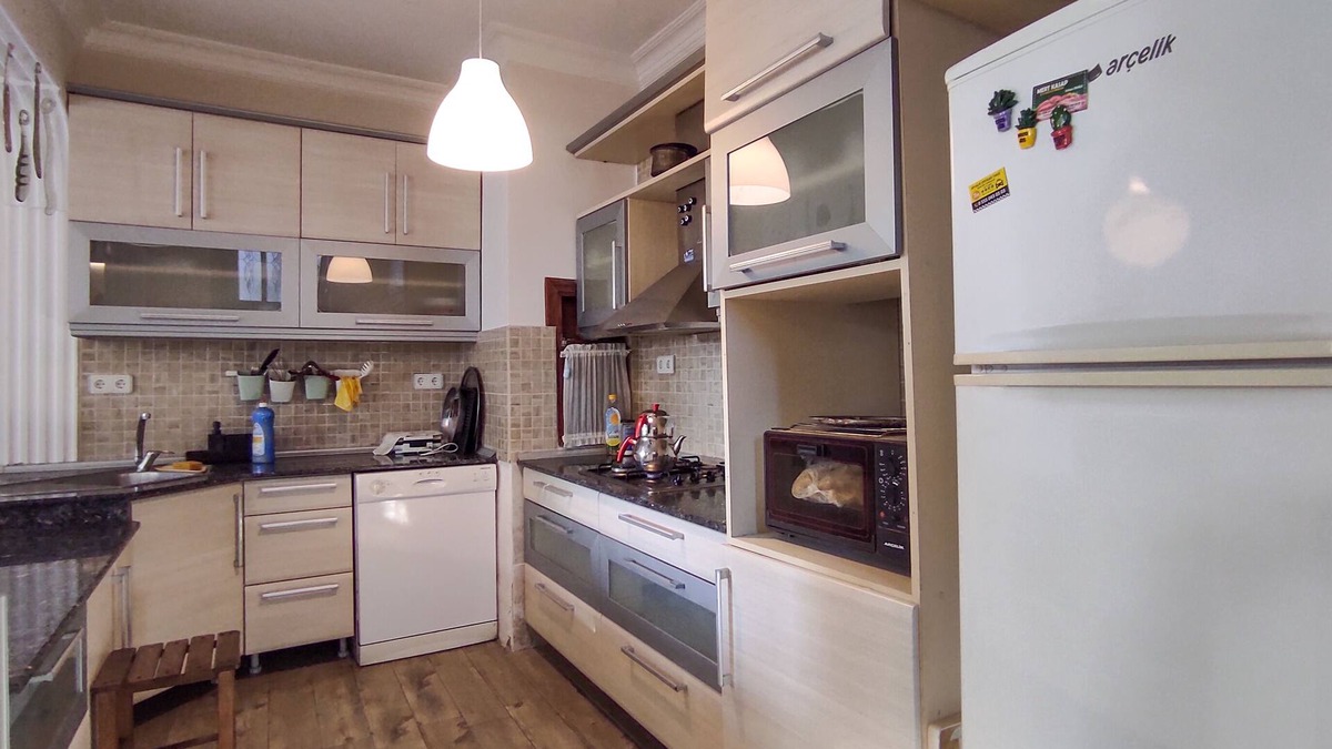 Ayvalik City Center House | Historical Guest House with Private Elevator