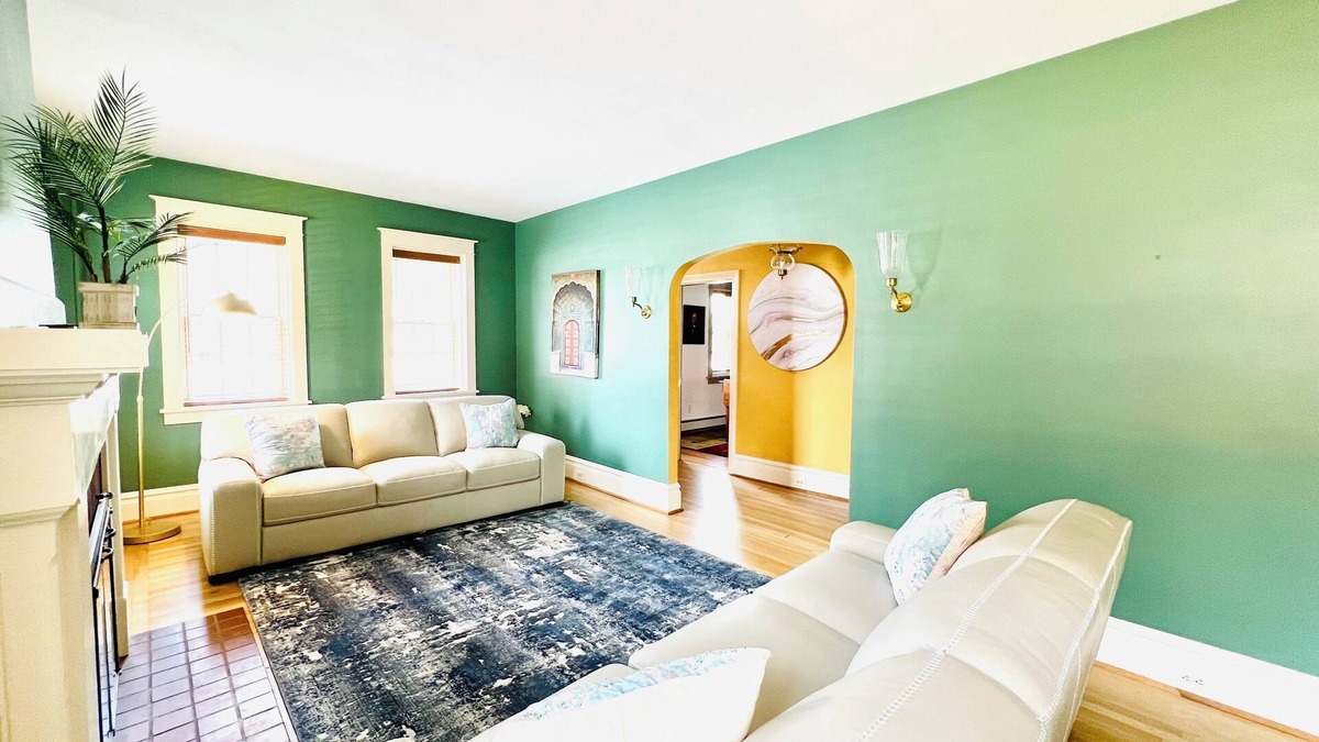 Hummelstown House | Historical Home in downtown Hummelstown close to hershey attractions w/Hot tub
