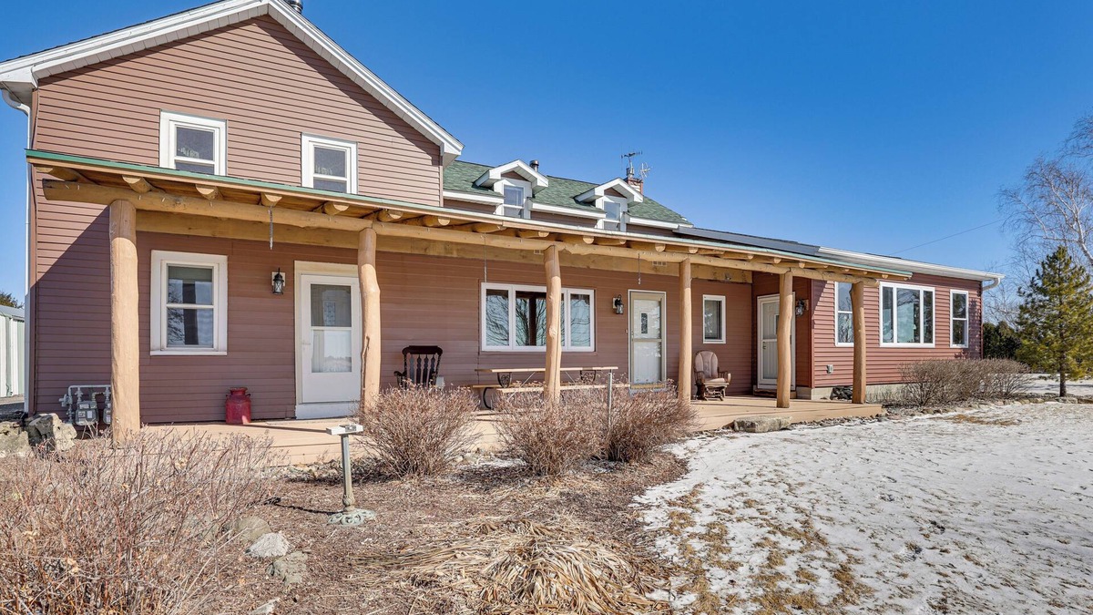 Rubicon Cabin | Historical Log Cabin on 80 Acres in Hartford!